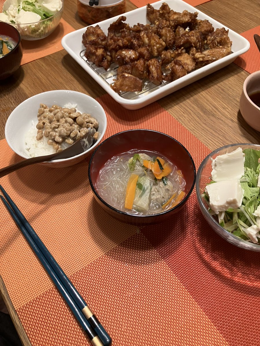 仕込みDAYからのアモーレ唐揚げ来た！いつものと違くてしっとり系だけど美味かった。明日も午後からやるＺ!