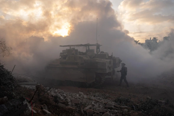 IDFsoldiergirl's tweet image. The 98th Division (paratroopers) is in the area of #GazaCity &amp;amp; removing terrorists. Troops identified a terrorist squad nearby in a manner that posed a threat; in closing the circle, they targeted an Air Force aircraft &amp;amp; took them out. #IDFHeroes #Israel #IDF #Gaza #FinishTheJob