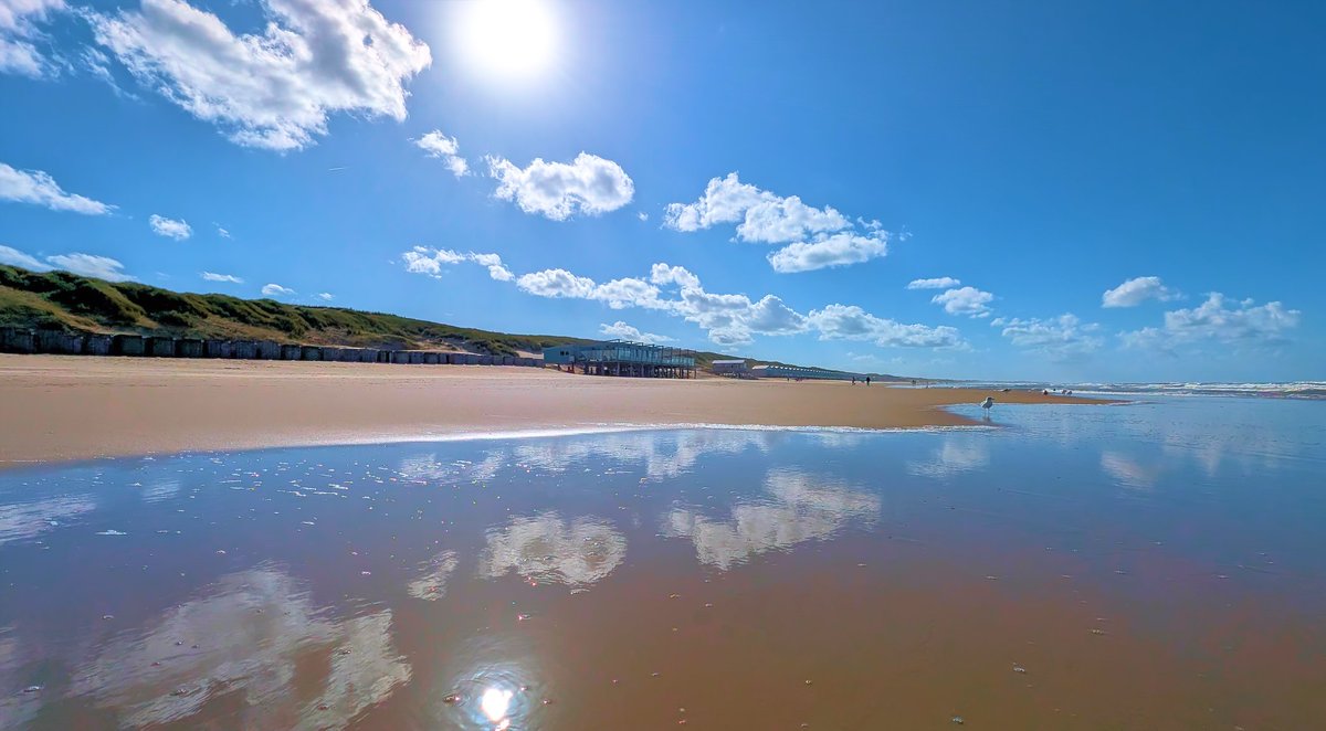 Een frisse zonsopkomst met wat wolkenvelden. #Julianadorp

#weerfoto <a href="/_weernl/">Weer.nl</a>
<a href="/jordiweerman/">Jordi Huirne</a>
<a href="/WilliamHuizinga/">William Huizinga</a>
<a href="/weeronline/">Weeronline</a>
<a href="/marjondehond/">Marjon de Hond</a>
<a href="/HartvNL/">Hart van Nederland</a> 
<a href="/onwukaa/">Amara Onwuka</a> <a href="/Weerplaza/">Weerplaza.nl</a>
<a href="/WNLVandaag/">WNL Vandaag</a>
#ochtendgloren 
#ontbijtnieuws #rtl