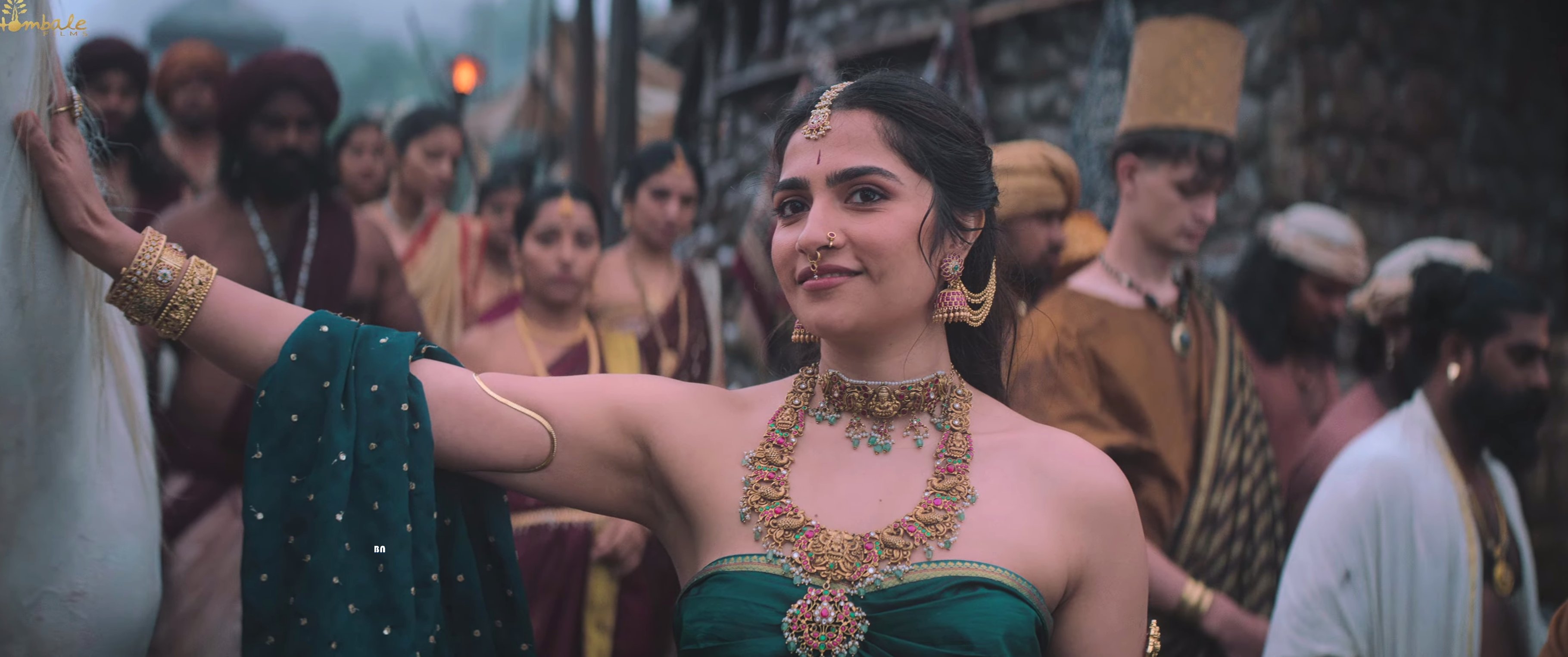 Rukmini Vasanth Instagram viral photos leaked selfie clothless romantic onlyfans Pinterest redit pictures  of her juicy curves saari backless salwar shirt ceamy figure tiktok, Imdb, Flickr, Tumblr cleavage exposing navel show armpit juicy lip navel,iduppu,kiss smooch Email Id, WhatsApp Number,