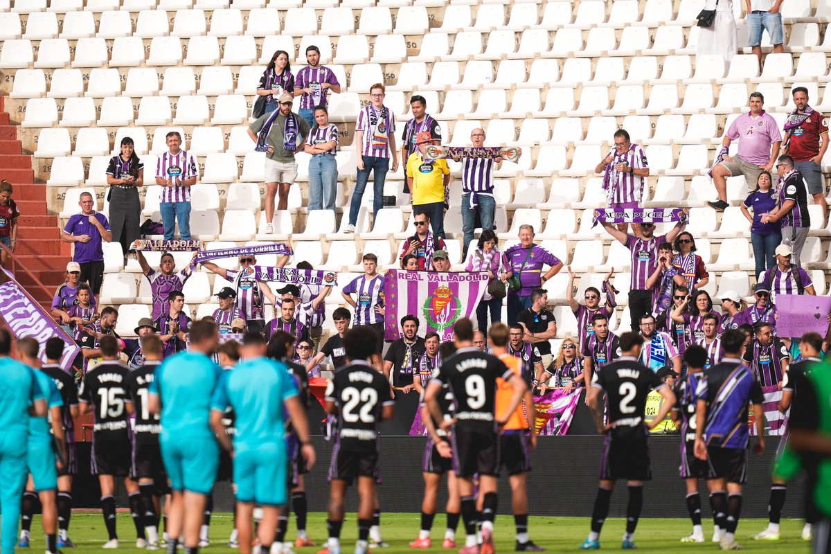 📸 ▪ ⚽
Caer y levantarse. Trabajo y más trabajo para el domingo volver a la senda de la victoria con toda nuestra gente.
realvalladolid.es/galerias/galer…