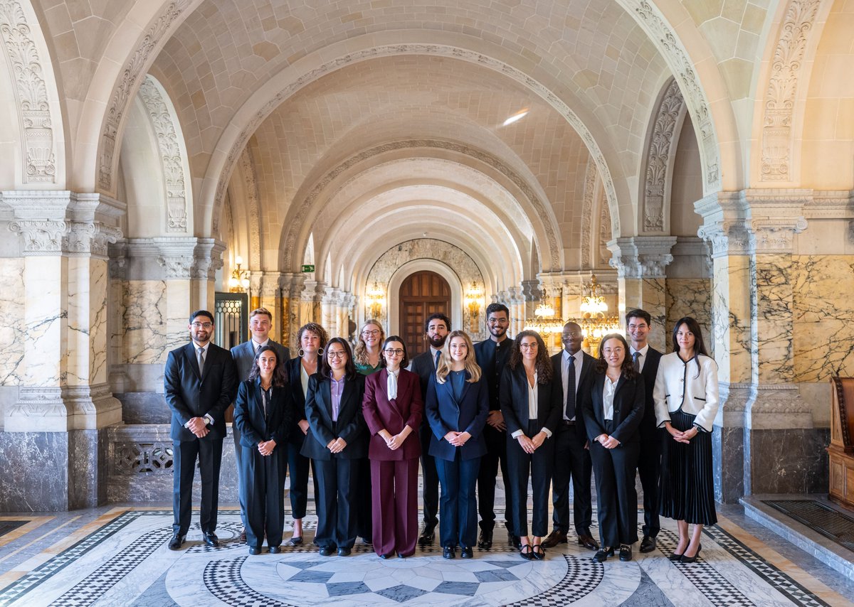 CIJ_ICJ's tweet image. NEWS: The #ICJ welcomed the 2025-2026 cohort of Judicial Fellows. The Fellows work under the supervision of a Member of the Court and alongside the law clerk of the judge on a full-time basis from September to June of the following year.

Link: go.icj-cij.org/4pEIp0I
