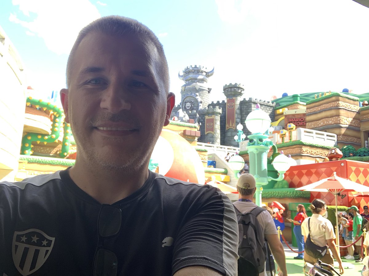 Yesterday Epic Universe in Orlando, today NYC and then boarding my cruise tomorrow. Will be back oct 7th and back to work and eurovision.