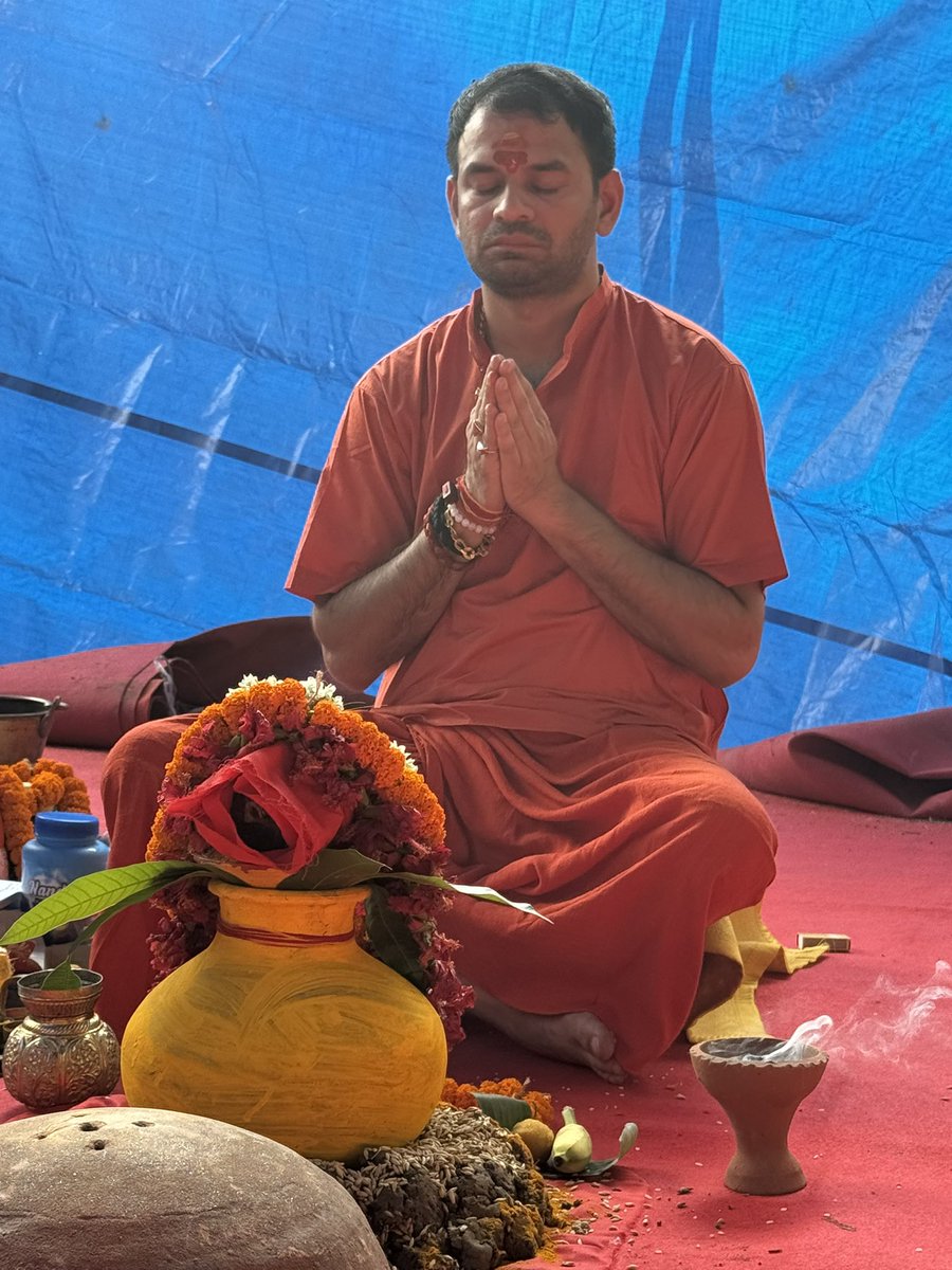 TejYadav14's tweet photo. सुख, शांति और समृद्धि क�� मंगलमय कामनाओं के साथ आप और आप के परिवार को शारदीय नवरात्रि की हार्दिक मंगल कामनाएं ...
#HappyDurgaPuja
#MaaShailputri
#Janshaktijantadal https://t.co/dJlQEEr4E2