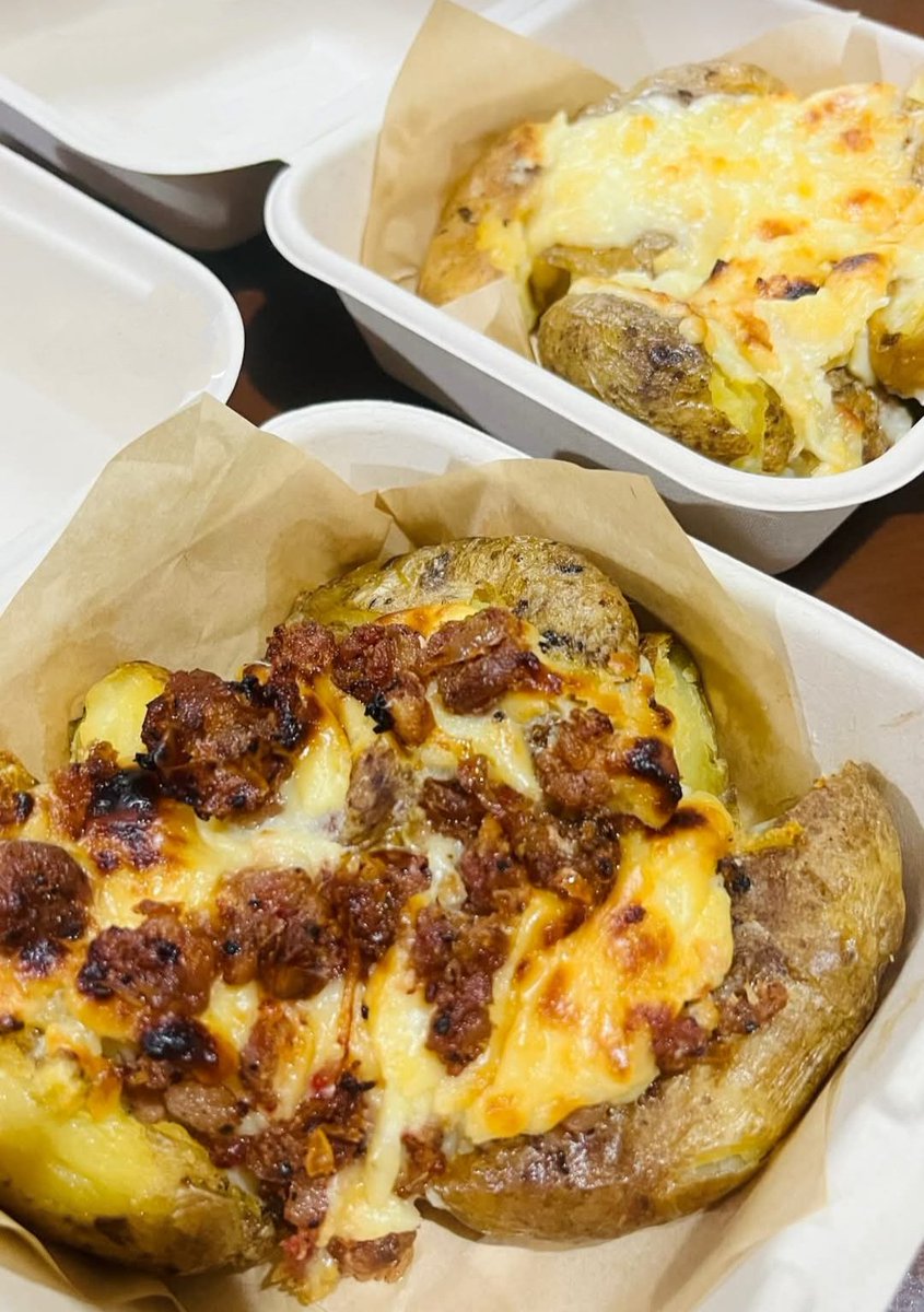 Fresh, savory and packed with awesome local flavor. Every bite is a hit. 😍✨
Baked potatoes!!
#Foodie #foodlover #Cooking