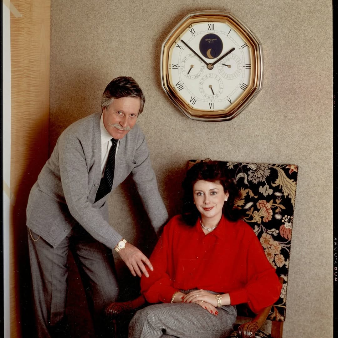 Zamanın Ustası ve Kendi Royal Oak’una Attığı İmza: Gérald Genta’nın İzleri ⌚

Bazen bir tasarımcı, yarattığı esere yalnızca imzasını atmaz; ona kendi ruhunu da katar. Gérald Genta için Audemars Piguet Royal Oak, 1972’de doğan bir ikondu. Ama yıllar sonra, 15 Mayıs 1978’de kendi