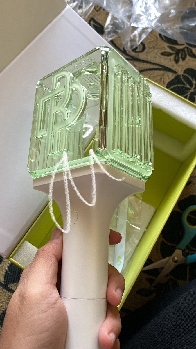 adnt0813's tweet photo. Post ulang

Wts Lightstick Nct Dream Ver 2 
Belum pernah dipake konser/event, masih baru baget

🍊Co oren utamakan splitpay
💸Price: 620k
📍Dom Bengkulu

Want to sell Ls lightstick nct v2 dream neobong jual ls nct light stick adudubong wtb https://t.co/VimdfEBIcE