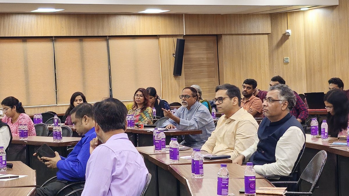 IRMAOfficial79's tweet photo. Shri Santosh Kumar Shukla, GM, @IFFCO_PR, conducted a sprawling interaction on cooperatives, key role IFFCO has played &amp; initiatives like Sahkari Taxi, at the Seminar on "Development of Cooperatives in India: A Roadmap of Viksit Bharat".
#SHS2025 #SwachhataHiSeva2025 #Swachhotsav https://t.co/Jq5pA3QQVq