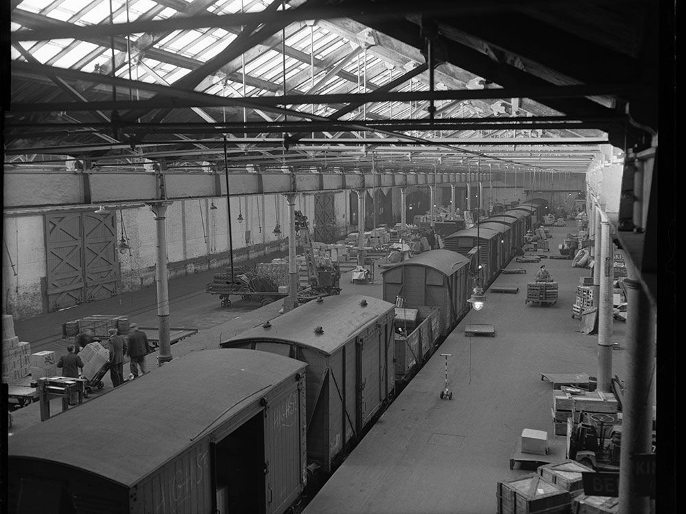 NEW BLOG POST!

Ahead of the @railwaymuseum's 50th anniversary &amp; re-opening of Station Hall, we look at the site in its original guise - as a goods shed.

We explore a few of the workers &amp; their accidents &amp; how our project feeds into the NRM!

#Railway200

railwayaccidents.port.ac.uk/delivering-the…