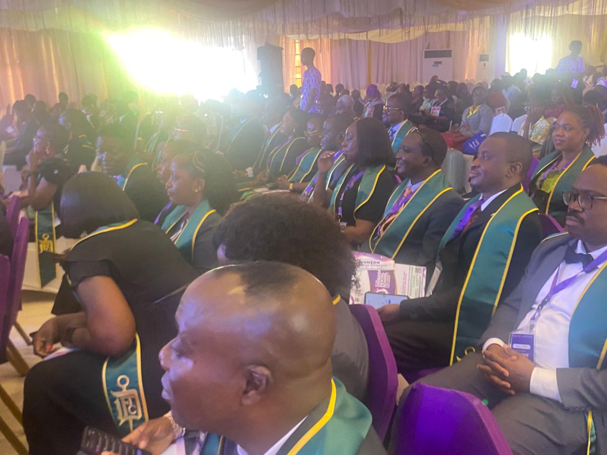 Olowoniyichris1's tweet photo. UNIVERSITY OF IBADAN DENTAL SCHOOL @IB50THDENTAL 

Live there and happy.🥹💙
Motivations here and there, People of Legacy here and there.
#UNIBADANDENTAL50 https://t.co/ffyJze1MK7