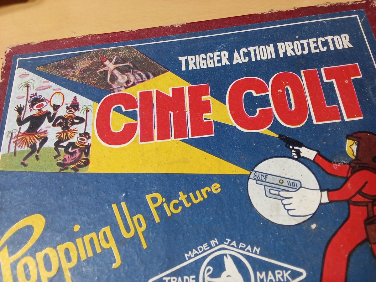☆CINE COLT☆シネコルト☆ピストル映写機☆60s☆昭和レトロ☆稼働品 昭和レトロなピストル型映写機「シネコルト」。。 開けてみると