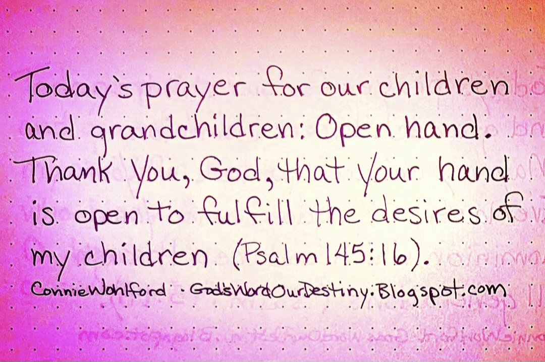 wohlford_connie's tweet image. Today for our #children and #grandchildren: open hand. 

#openhand #GodsOpenHand #hand #desires #GodsWordOurDestiny #psalm #Psalms #open #fulfill #fulfillment #thank #grateful #thankGod #thankYou