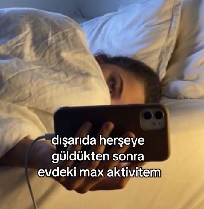 Esila (@yorgunbabyy) on Twitter photo 