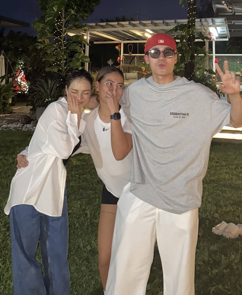 annemahika_'s tweet image. Mika with the Manalo Fam 🥹🫶🏻

#mikbrent