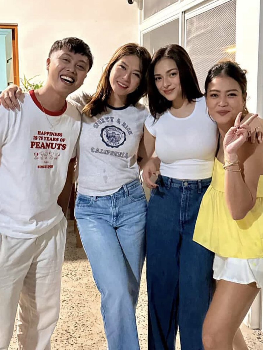 annemahika_'s tweet image. Mika with the Manalo Fam 🥹🫶🏻

#mikbrent