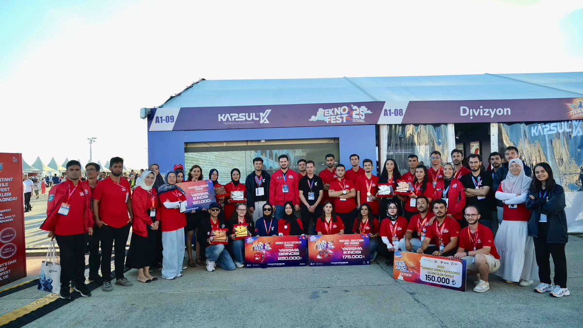 u_ibrahim_altay's tweet photo. KAPSÜL, 2025 TEKNOFEST İstanbul’dan 18 ödülle döndü. 

Büyükşehir Belediyemiz bünyesindeki KAPSÜL Teknoloji Platformu; yarışmalarda 63 finalist ile sahadaydı, süreç boyunca 474 takıma ve 1.776 katılımcıya rehberlik etti.

Başarı gösteren tüm gençlerimizi tebrik ediyorum. https://t.co/AMUWXRNEIh