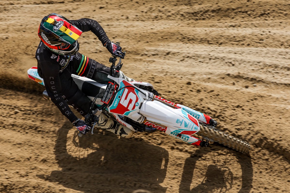 TaigaYanase's tweet photo. JMX Rd.5
2位4位の総合2位でした🥈

沢山の応援がすごく力になりました🙌
ありがとうございました🙇
残り2戦引き続き成長できるよう取り組んでいきます！

📸@kusudo https://t.co/ePpoSpO9bJ