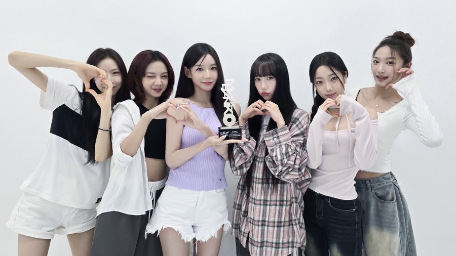 Musicbank Fanspick 1262 KBS 
Piala sudah ditangan 🥳 
Imi Hot syage versi Musicbank jd 100% Vote proof winner dibawah ya #SECRET_NUMBER