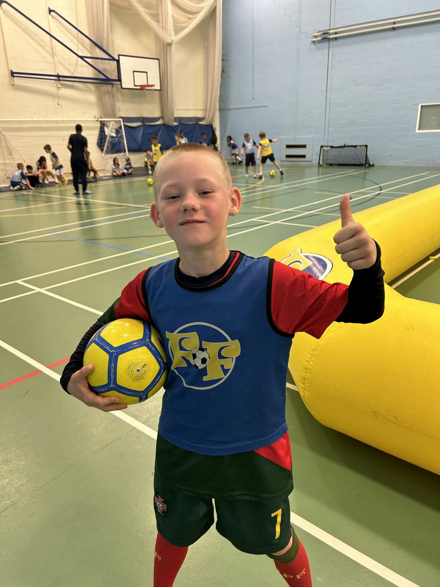 🧐 CURIOSITY LEADS TO DISCOVERY! Curiosity is the spark that drives children to ask “what if?” and “how does this work?”

These small moments of curiosity are the ones that make football fun and help children flourish!