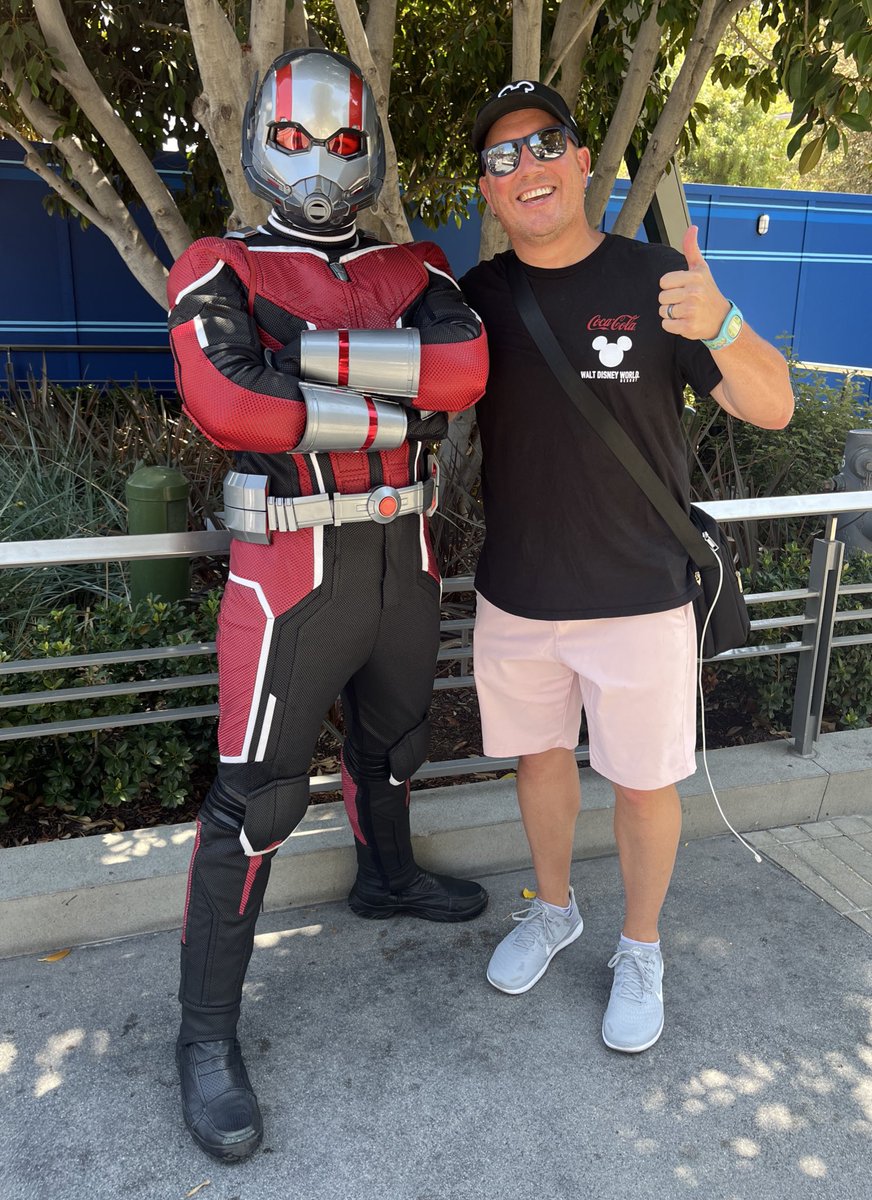 Good morning friends!  

Have a "Marvel"ous Monday! 😂😂😂

See what I did there?

Have an awesome day!