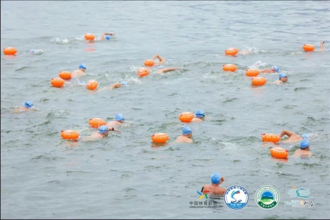 TongluFeel's tweet image. The swimmers took on the beautiful Fuchun River in #Tonglu’s Fuchun River #SwimmingChallenge! 🌊🏊 The event has now concluded, but the memories of their amazing feats remain. 👏Would you have the courage to attempt a long - distance swim like they did? #TongluSports