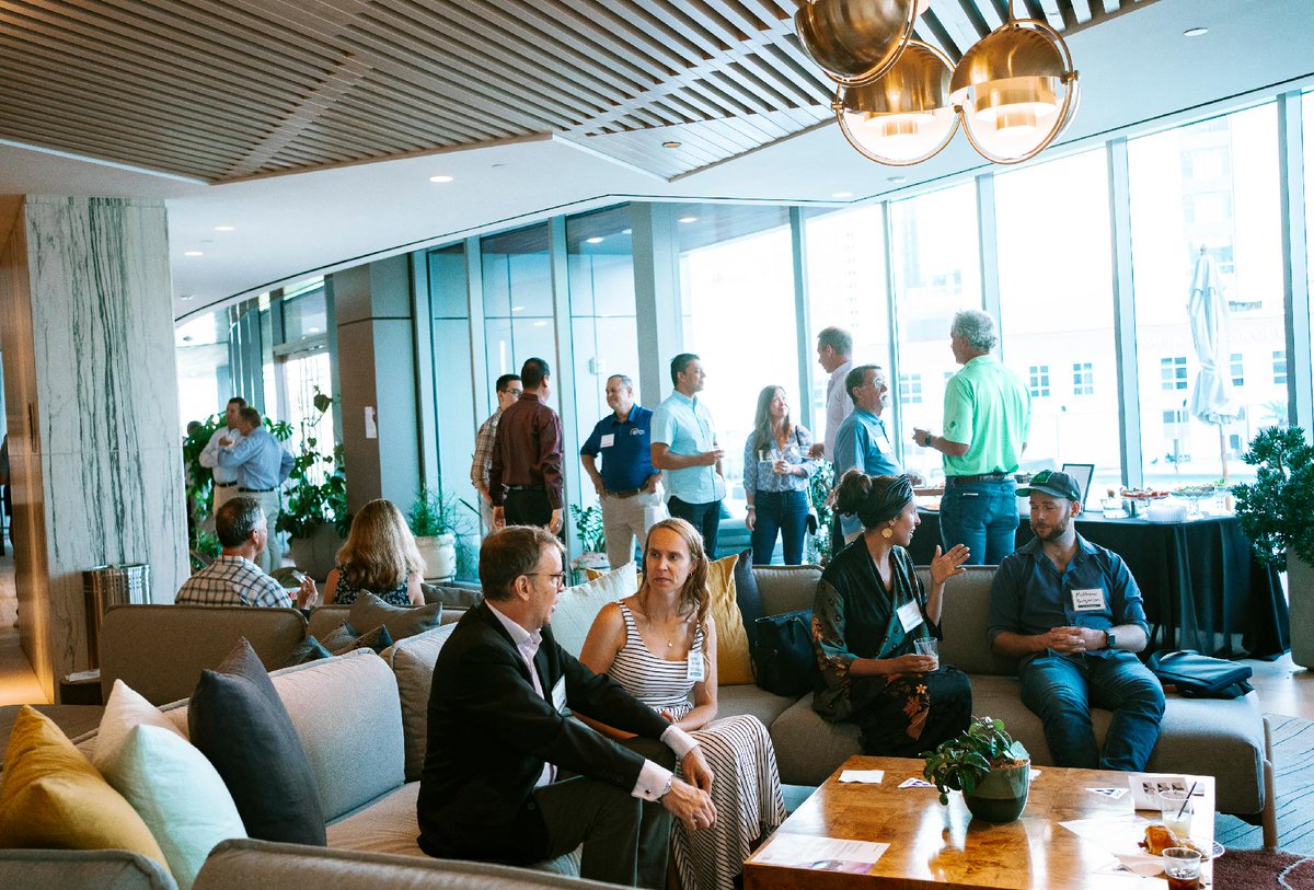 alumniventures's tweet image. Alumni Ventures Austin Networking Night was a huge success! On Friday, September 12, investors, founders, and AV team members came together at 5th and West Residences for an evening of connection, conversation, and community.
#AlumniVentures #NetworkingEvent #VentureCapital…