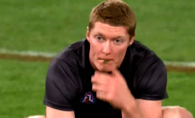 Many in the room now passing on the steak meal and eating their greens instead. #brownlowmedal