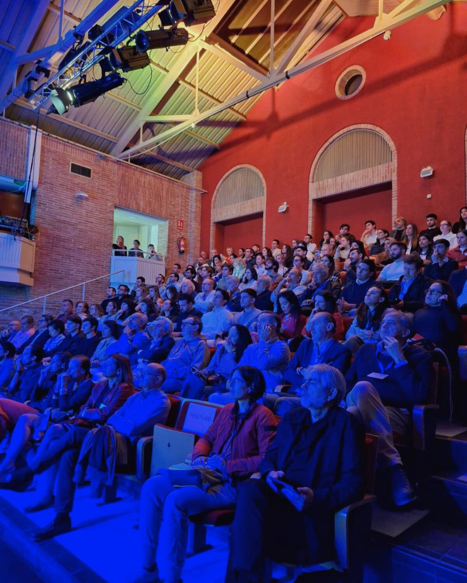 ¡Así ha sido el evento "Caminos reales al éxito emprendedor" de la #RedDeMentores de #MadridEmprende en Casa de Vacas!🚀

1️⃣Desayuno networking.☕️
2️⃣Paloma Vila, Directora de Marketing, Comunicación e Investigación en <a href="/EndeavorSpain/">Endeavor Spain</a>.
3️⃣Pablo Urbano, cofundador de <a href="/AUARA_H2O/">AUARA_H2O</a>.