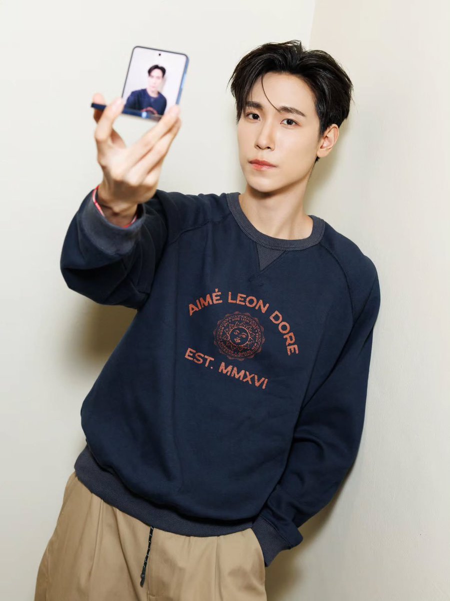 Namhyuk_8's tweet image. หล่อมากกกกกกก หล่อเกินไป ละลายยย

#GalaxyZFlip7
#juniorrs