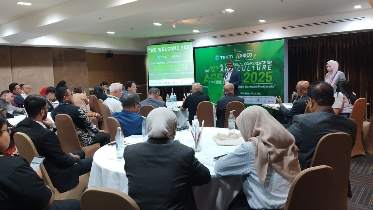Tiikm_SriLanka's tweet image. 𝐄𝐱𝐜𝐢𝐭𝐢𝐧𝐠 𝐒𝐞𝐬𝐬𝐢𝐨𝐧𝐬 𝐚𝐭 𝐀𝐆𝐑𝐈𝐂𝐎 𝟐𝟎𝟐𝟓!
You can witness wide range of interactive sessions at 𝐀𝐆𝐑𝐈𝐂𝐎 𝟐𝟎𝟐𝟓

#AGRICO2025 #PosterPresentations #TechnicalSessions #OpenForums #SustainableAgriculture #FoodSecurity #AgriInnovation #GlobalResearch #TIIKM