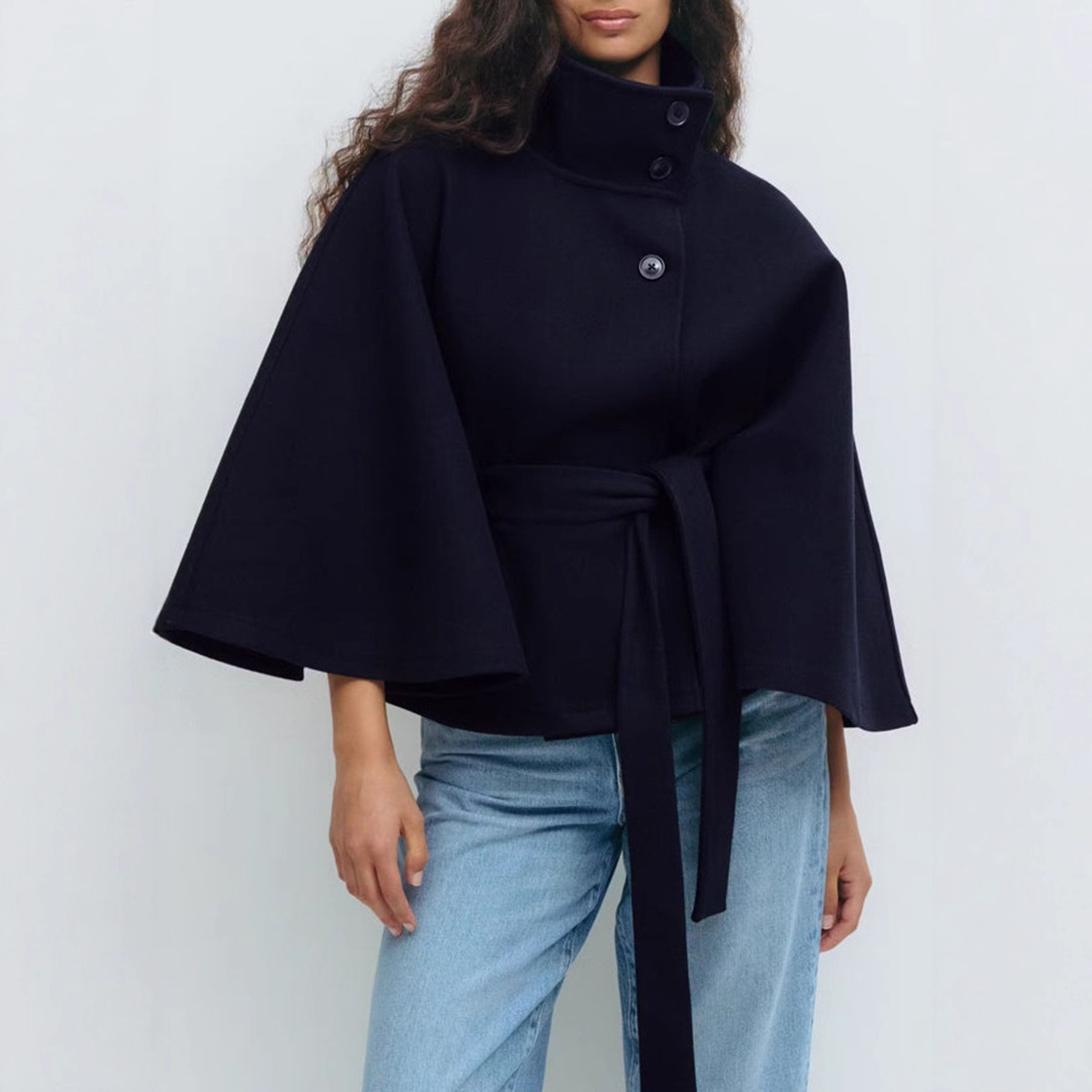 AmasDonShop's tweet image. Stay warm and stylish with this women’s winter batwing coat – featuring a high neck, elegant belt, and a cozy yet chic design.
🔍 Available at amasdon.com/wom534elt2ps9f… or search code CJYD2464025.
#WinterCoat #BatwingSleeve #HighNeck #WomensFashion #ElegantStyle #AmasDon #CozyChic
