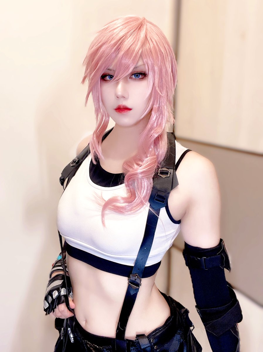 nato_mitsu's tweet image. Lighting in Tifa's outfit👚🥊