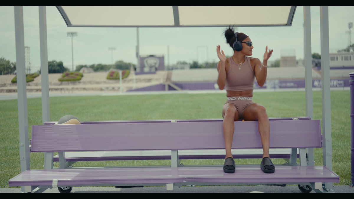 SonyIndonesia's tweet photo. The World Athletics Championships kicked off a few days ago in Tokyo! 🇯🇵✨

US gold medalist Tara Woodall is locked in with the 1000X series 🎧 as she prepares to defend her long jump title. 

Stay tuned for more behind-the-scenes training moments! https://t.co/RcsDCKsRVW