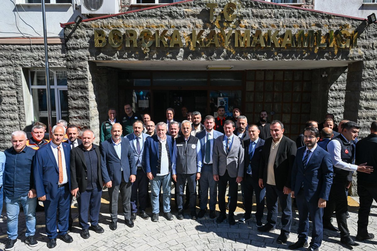 a_uraloglu's tweet photo. 📍Artvin

Gençlik ve Spor Bakanımız Sn. @OA_BAK ile birlikte Borçka Kaymakamlığında koordinasyon toplantısı gerçekleştirdik.

Borçka’nın ulaşım ve iletişim altyapısını iyileştirmek için var gücümüzle çalışıyoruz. https://t.co/9aJcHXJ9eq