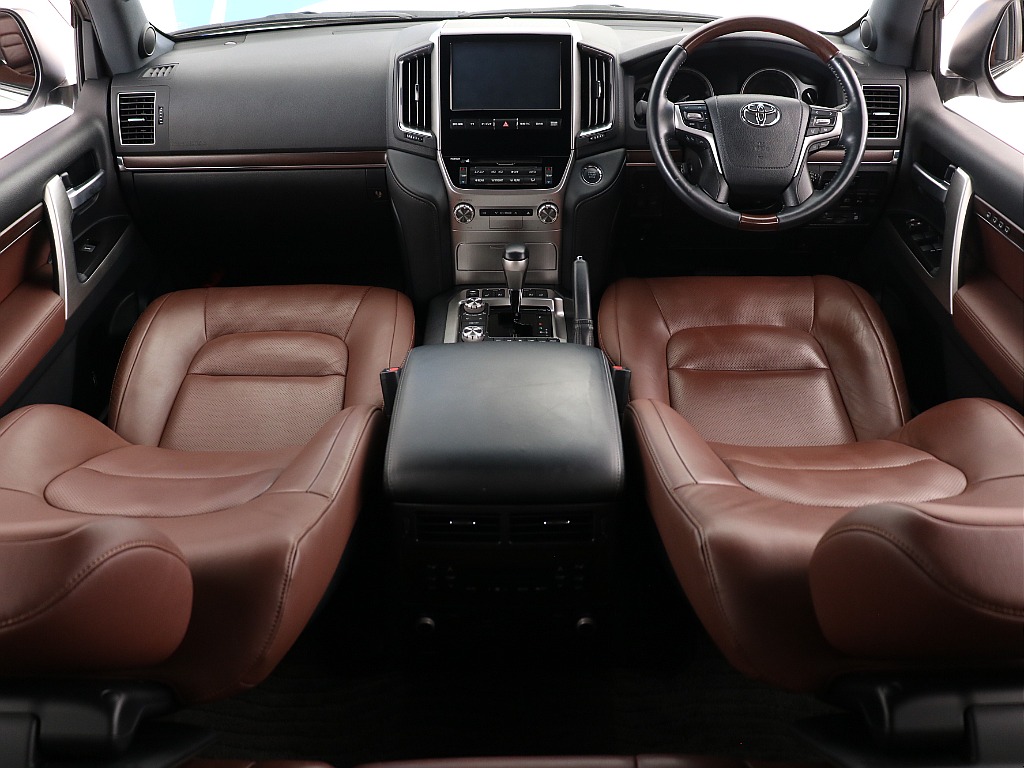 優雅♥️ 👑圧倒的な王者感🚘 #ランクル200 後期×最上級「ZX」✨ 本革ブラウン