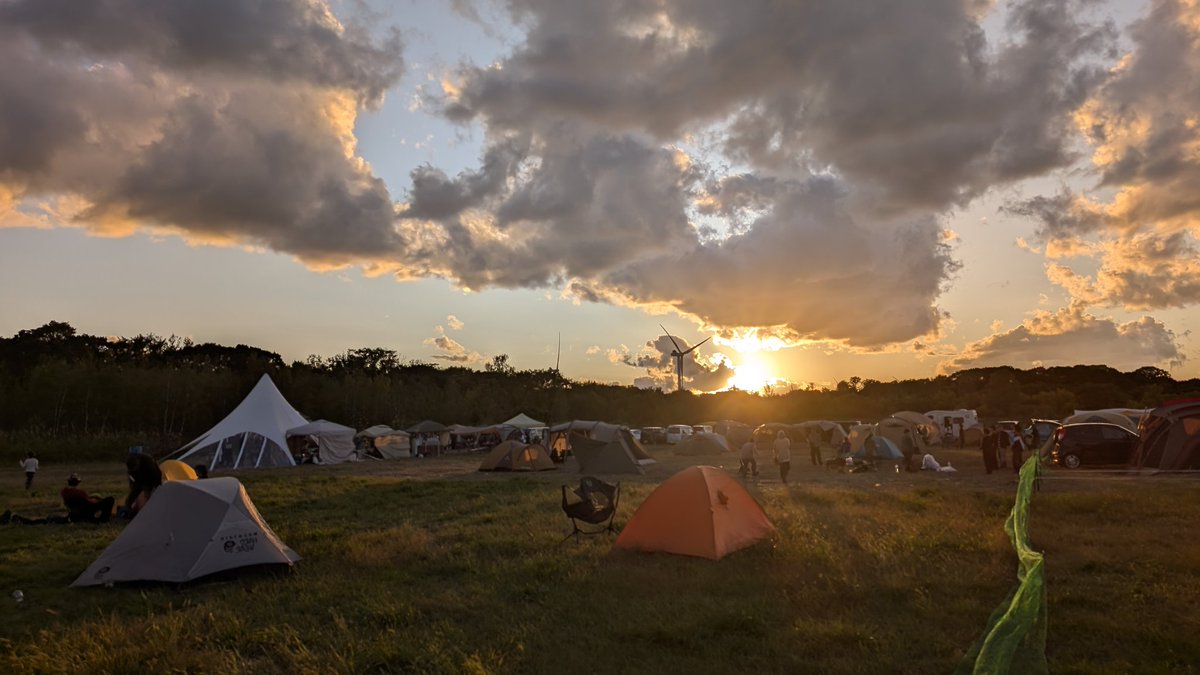 Sound Camp,不本意ながら半ばで会場を後にしなければなりませんでしたが、素晴らしい野外パーティーでした。音楽パーティーの大切さを改めて感じる事ができた。
Colorsチーム、ビッグリスペクト！
会場のみんな、最後まで楽しんで下さい！ありがとう