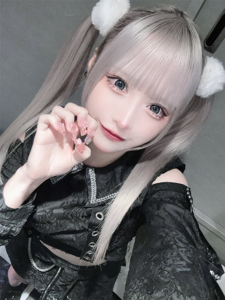 7x_isclm_o's tweet photo. 愛してるよりも愛したい https://t.co/yXatqktc3A