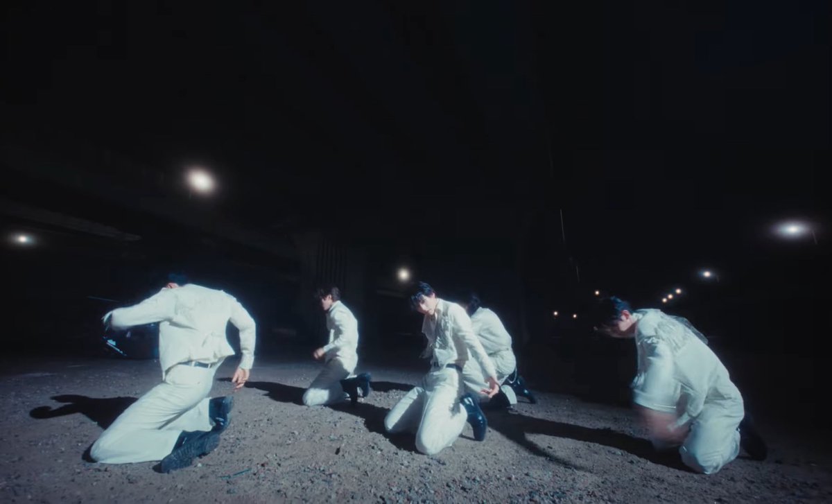 그래서 이 분들 무릎에 피 안나심…?
자갈 대박인데?