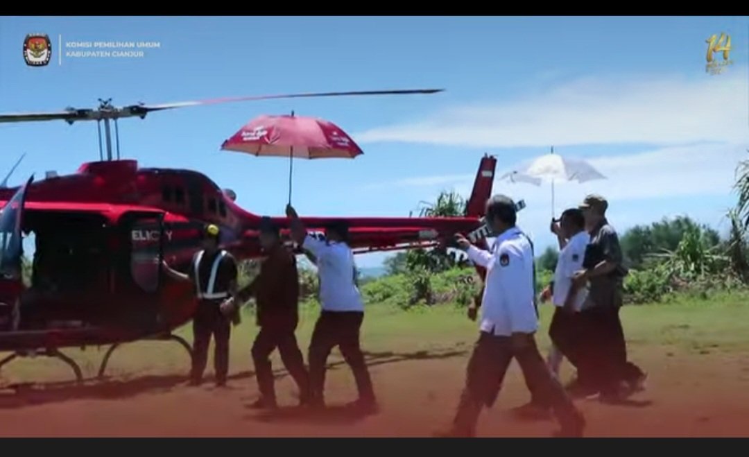 Kom. PH ini juga yg pernah mnggunakn helikopter pribadi  saat berkunjung ke Kab. Cianjur. Dana dari mana yg digunakan? Pusatkah, atau <a href="/kpujabar/">KPU Prov JABAR</a> , atau? Lbh memprihatinkan ada Aggt <a href="/DKPP_RI/">DKPP_RI</a> jg ikut pd pnerbangn ini. Parah! <a href="/DKPP_RI/">DKPP_RI</a>
perlu tindak aggtnya
#ResetKPU #ReformasiUUPemilu