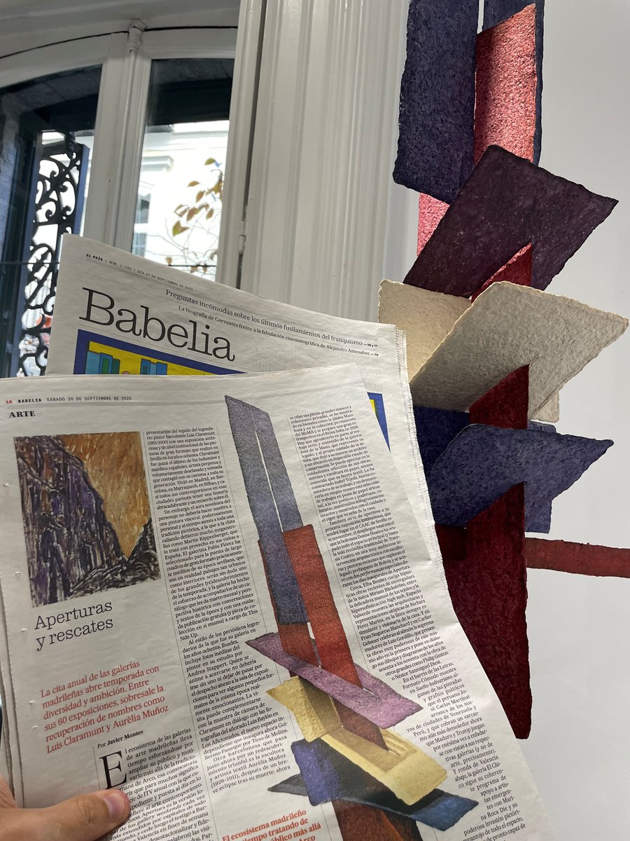 Nuestra Aurèlia es tan tan fotogénica 😍 que lucía así de bien en las páginas de <a href="/babelia_elpais/">Babelia</a> este pasado fin de semana. Gracias Javier Montes por convertir a Aurèlia Muñoz en una de las protagonistas de tu artículo sobre #AperturaMadrid👉 elpais.com/babelia/2025-0…
<a href="/ArteMad/">Arte Madrid</a>