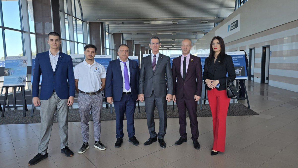 IsraelinRomania's tweet image. „#Israel: O Națiune a #Inovației - 77 de Ani de #Progres” 🇮🇱✨
Ambasada noastră a avut bucuria să se alăture Camerei de Comerț și Industrie România-Israel pentru a găzdui o #expoziție inedită, dedicată inovației israeliene, la Aeroportul Internațional „Henri Coandă” din…