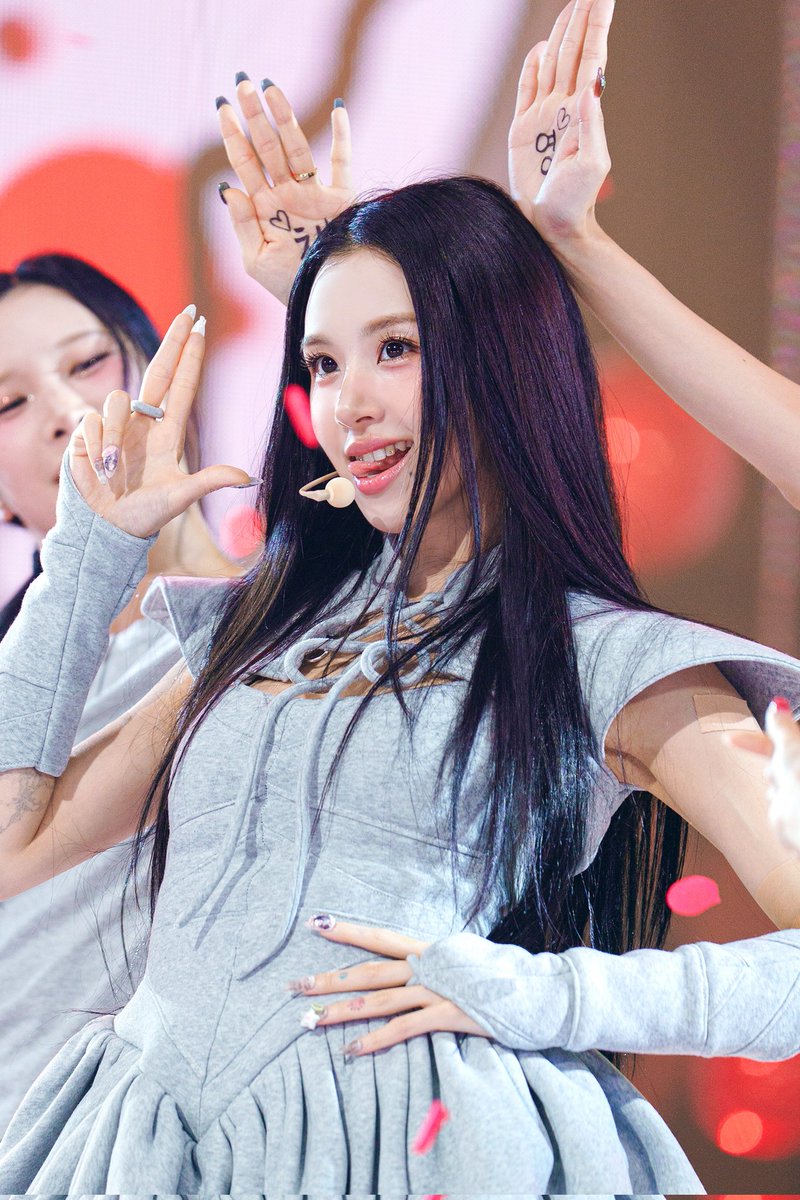 ChaeyoungGlobal's tweet image. INKIGAYO “SHOOT (Firecracker)” MISSION PHOTO - CHAEYOUNG 🩶

#TWICE #트와이스 #CHAEYOUNG #채영