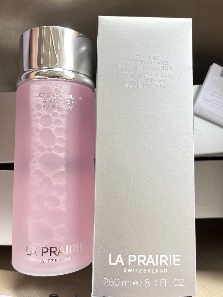 numjshop's tweet image. ✨🎀พร้อมส่ง 3,400 บาท La Prairie Cellular Softening and Balancing Lotion 250ml 〰️ โทนเนอร์สูตรอ่อนโยน ที่ช่วยให้ผิวนุ่มและลดการระคายเคือง ทั้งยังช่วยปลอบประโลมผิว และปรับปรุงความยืดหยุ่นของผิว ให้ความรู้สึกนุ่มนวลและเรียบเนียนอย่างเห็นได้ชัด

#LaPrairie #นัมสต็อค