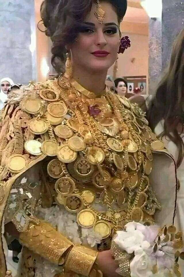 نفسي اعرف وش يشتغل زوجها 😂👇