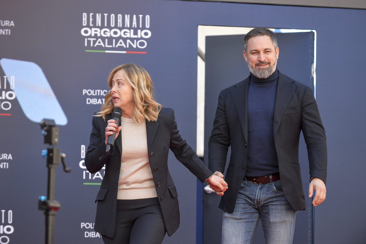 A <a href="/Ariachetira/">L'aria che tira</a> il solito oracolo <a href="/paolomieli/">paolo mieli</a> ne ha sparata un'altra delle sue; dice che la Lega si orienta sugli amici vannacciani mentre invece la Meloni va verso Merz. Ecco!