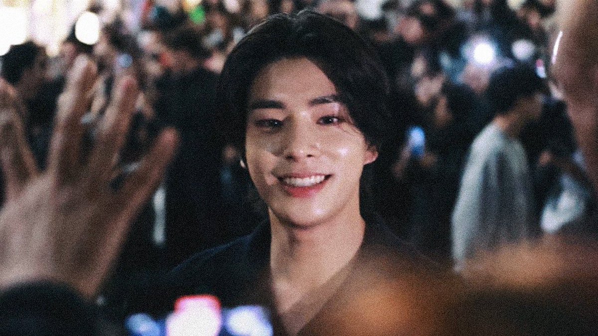 it's almost that time of the year 📸
 
#제이크 #JAKE