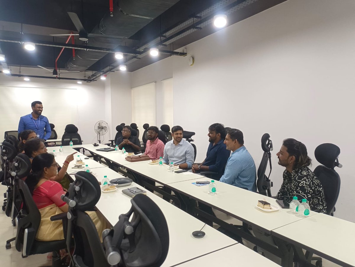 SoC_SRMIST's tweet image. ✨Industry–Academia Collaboration at SRMIST🚀
17-09-2025 -@JaAssure- Tech,SCO🎓.
💻Plans for a funded research lab -Dell Precision 5860 Tower AI Deep Learning Workstation 🤖
📈5 projects set to begin 
🧠Focus on AI,DL &amp;amp; advanced computing solutions
#SRMIST #IndustryCollaboration