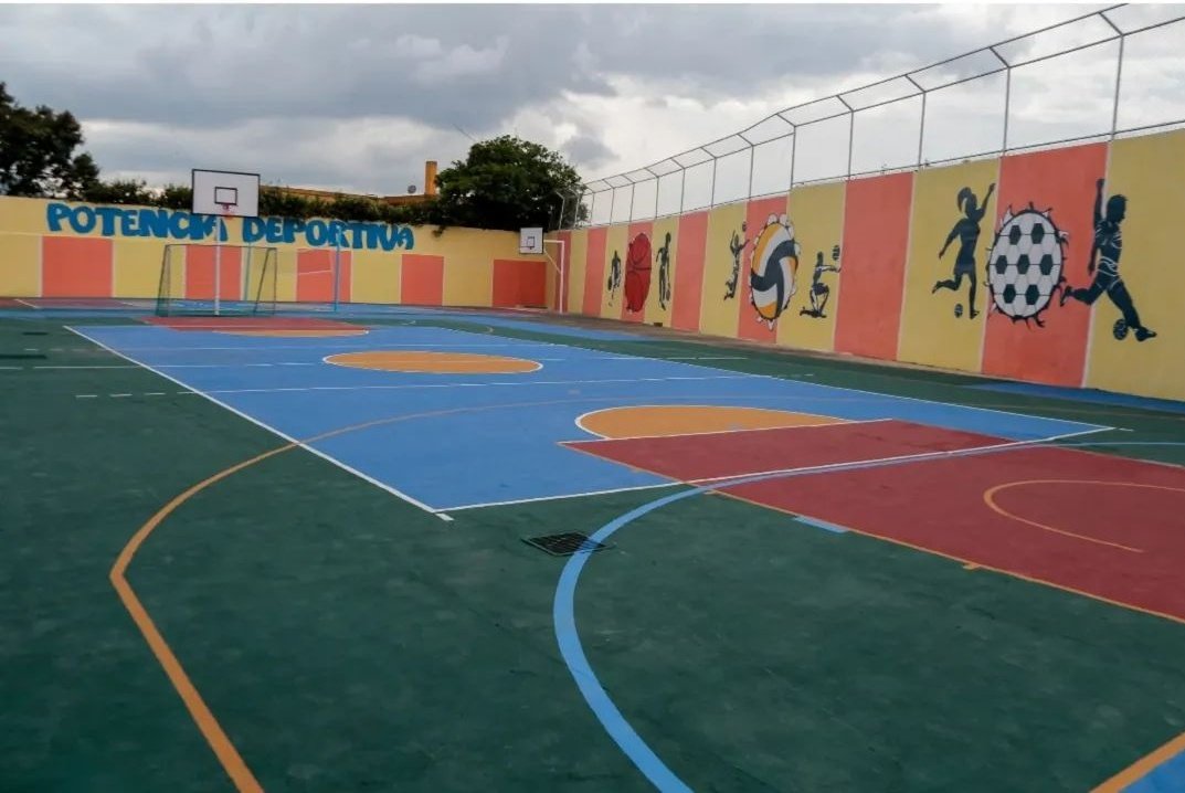 Completaron las obras de mejoramiento de las instalaciones en la Unidad Educativa Nacional Tito Salas, ubicada en la Comuna Primera Fortaleza, municipio Baruta, del estado #Miranda, beneficiando a toda su comunidad estudiantil 📚✍🏻 ¡Excelente noticia! #ComunaONada #PoderPopular