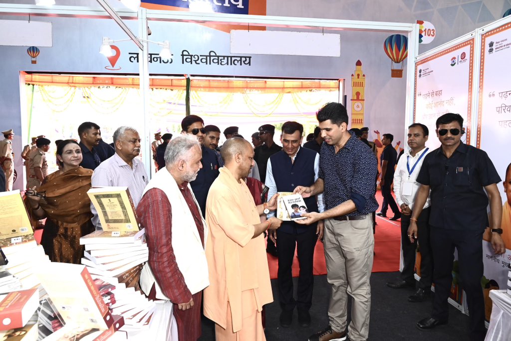 vashisth2361's tweet image. Pleased to present copy of my books ‘Ayodhya to Ayutthaya’ and ‘Kim and Krishna’ to @CMOfficeUP Shri Yogi Adityanath ji. @AuthorsInkIndia @authoramish @AuthorAkshat 
@nbt_india @sanjeevsanyal @major_pawan @majorgauravarya @PMOIndia @ramnathkovind