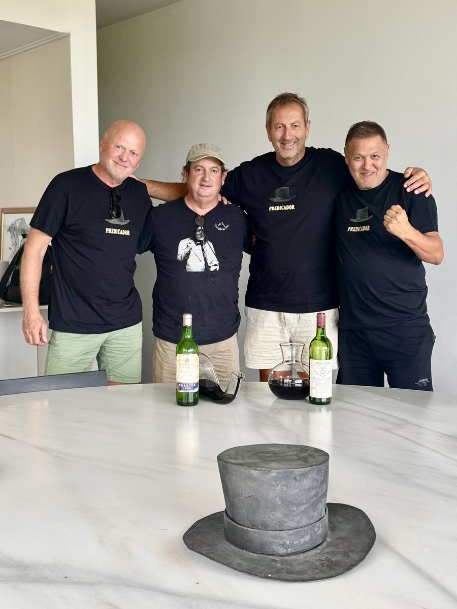 Bodega_Contador's tweet photo. Sábado 20 de septiembre, bonito día con clientes de Luxemburgo y Noruega. Se cató Vega Sicilia “Único” 1964 e Imperial CVNE Gran Reserva 1964 como homenaje a Benjamín Romeo y Jan Petter Thomassen que nacieron un 4 de septiembre de 1964. https://t.co/GxoglAelP9